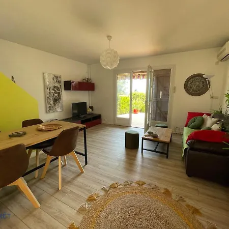 Maison Familiale Climatisee Entre Plages Et Centre Holiday home