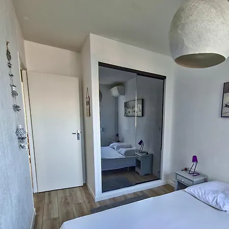 Maison Familiale Proche Plage, Parking, Clim Carqueiranne